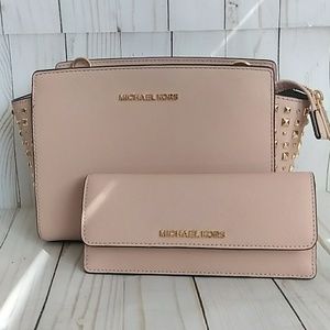 FINAL SALE 🌼Michael Kors crossbody bag and wallet